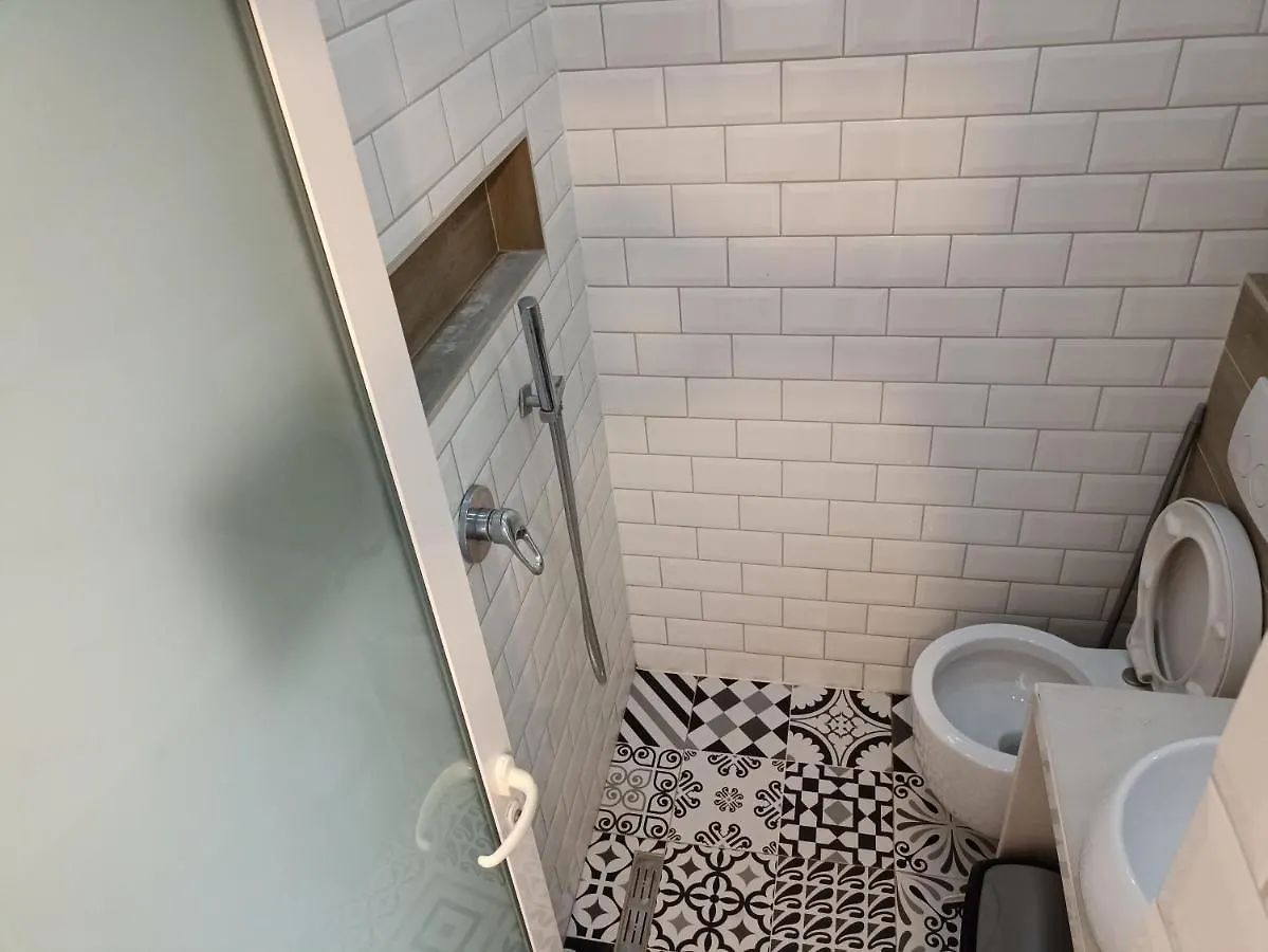 Lovely 1 Bedroom Apartment Near Eye Of Tirana